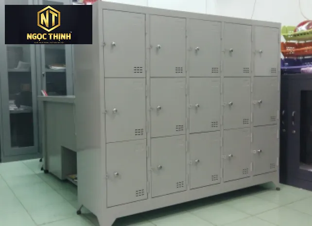 Tủ sắt sơn tĩnh điện 15 khoang cánh mở 15C5K Chân sắt V